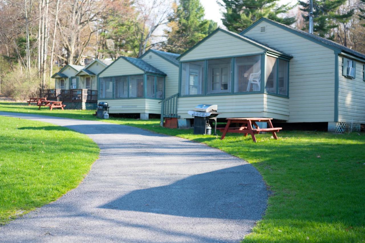 Fair Wind Motel And Cottages Clayton Exteriör bild